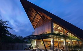 Kayumas Seminyak Resort